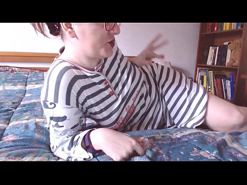 ❤️ Huelt dëse grousse schwaarze Hunn an Ärem Mond klenge Sklave ️ Anal Video bei eis ☑