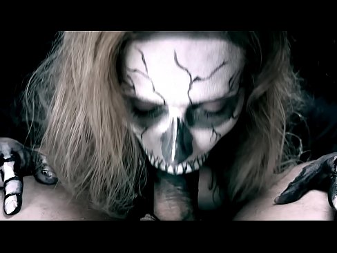 ❤️ Demone Meedchen saugt Hunn mat hirem schwaarze Mond a schléckt kum. ️ Anal Video bei eis ☑